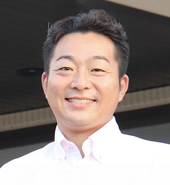 岡 敬二郎氏